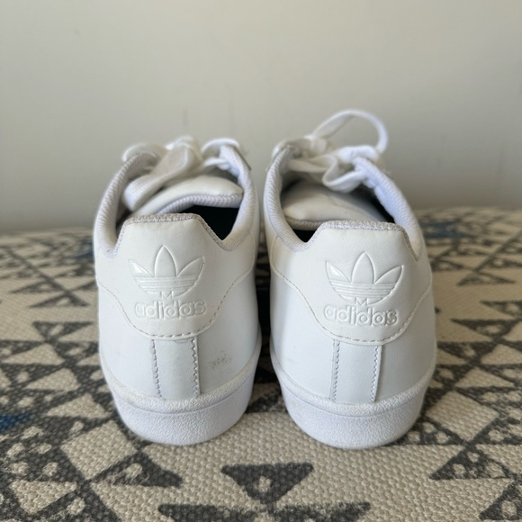 Adidas Originals Superstar size 4 youth/6 womens - Picture 8 of 8